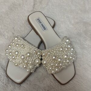 Steve Madden Pearl Embellished Cream Sandals
